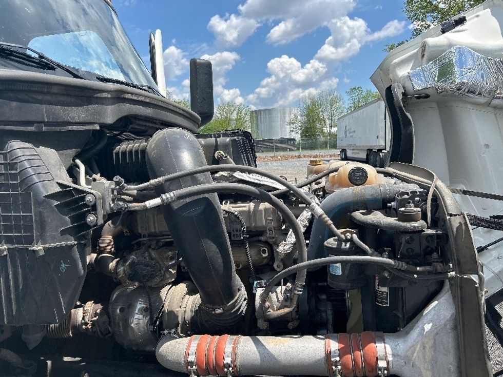 Sleeper Tractor-Heavy Duty Tractors-Freightliner-2022-T12664ST-York-PA-512,809\n\t\tmiles-$ 70,750 - Image 20