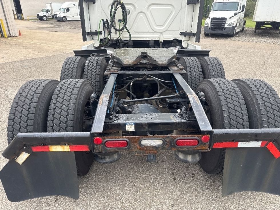 Sleeper Tractor-Heavy Duty Tractors-Freightliner-2022-T12664ST-Zanesville-OH-611,161\n\t\tmiles-$ 70,250 - Image 6