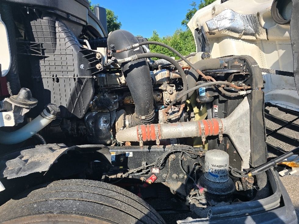 Sleeper Tractor-Heavy Duty Tractors-Freightliner-2022-T12664ST-Zanesville-OH-779,200\n\t\tmiles-$ 49,500 - Image 20
