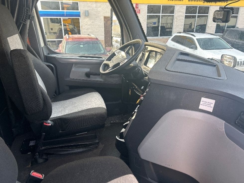 Sleeper Tractor-Heavy Duty Tractors-Freightliner-2022-T12664ST-Zelienople-PA-463,273\n\t\tmiles-$ 68,750 - Image 14