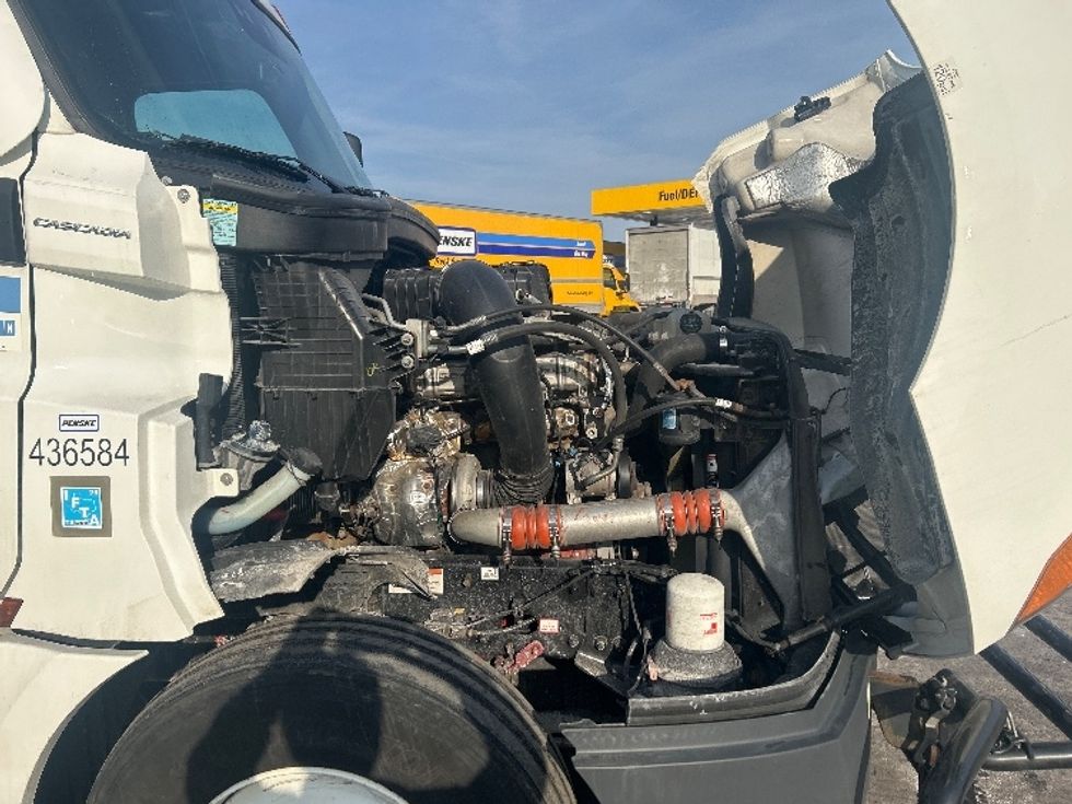 Sleeper Tractor-Heavy Duty Tractors-Freightliner-2022-T12664ST-Zelienople-PA-463,273\n\t\tmiles-$ 68,750 - Image 19