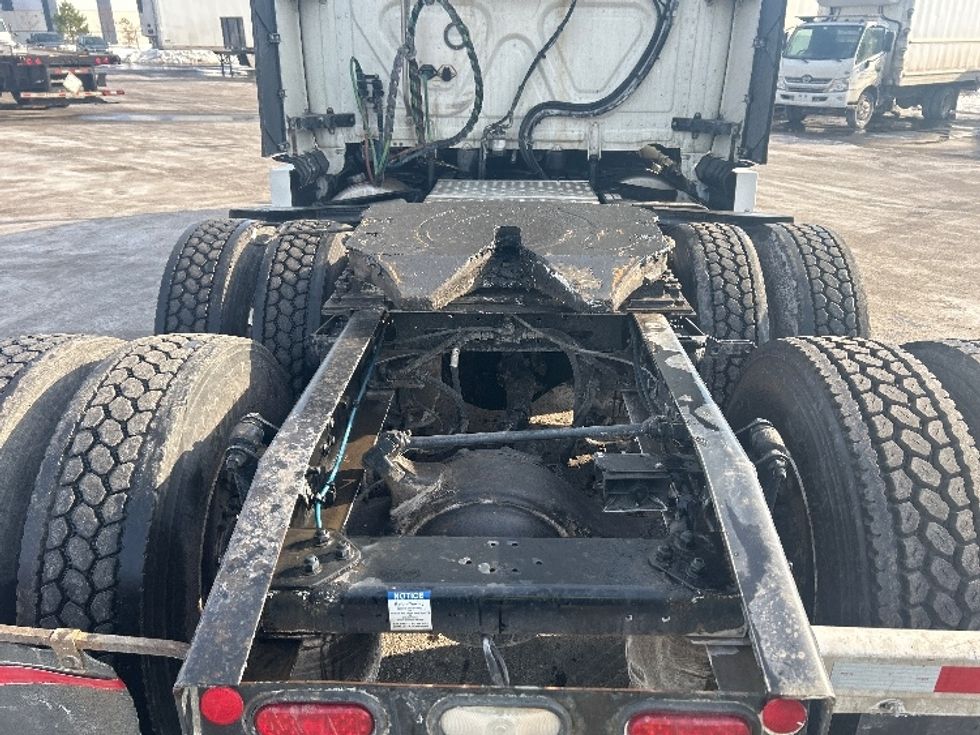 Sleeper Tractor-Heavy Duty Tractors-Freightliner-2022-T12664ST-Zelienople-PA-463,273\n\t\tmiles-$ 68,750 - Image 6