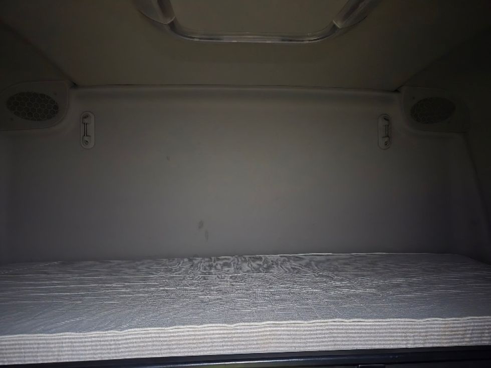 Sleeper Tractor-Heavy Duty Tractors-Freightliner-2023-T11664ST-Concord-NC-579,961\n\t\tmiles-$ 64,500 - Image 18