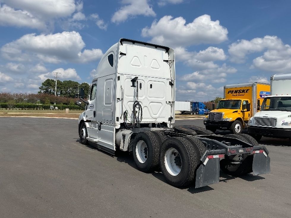 Sleeper Tractor-Heavy Duty Tractors-Freightliner-2023-T11664ST-Concord-NC-579,961\n\t\tmiles-$ 64,500 - Image 5
