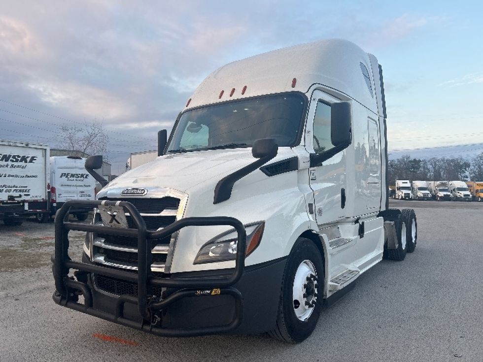 Sleeper Tractor-Heavy Duty Tractors-Freightliner-2023-T11664ST-Garden City-GA-561,033\n\t\tmiles-$ 61,500 - Image 3