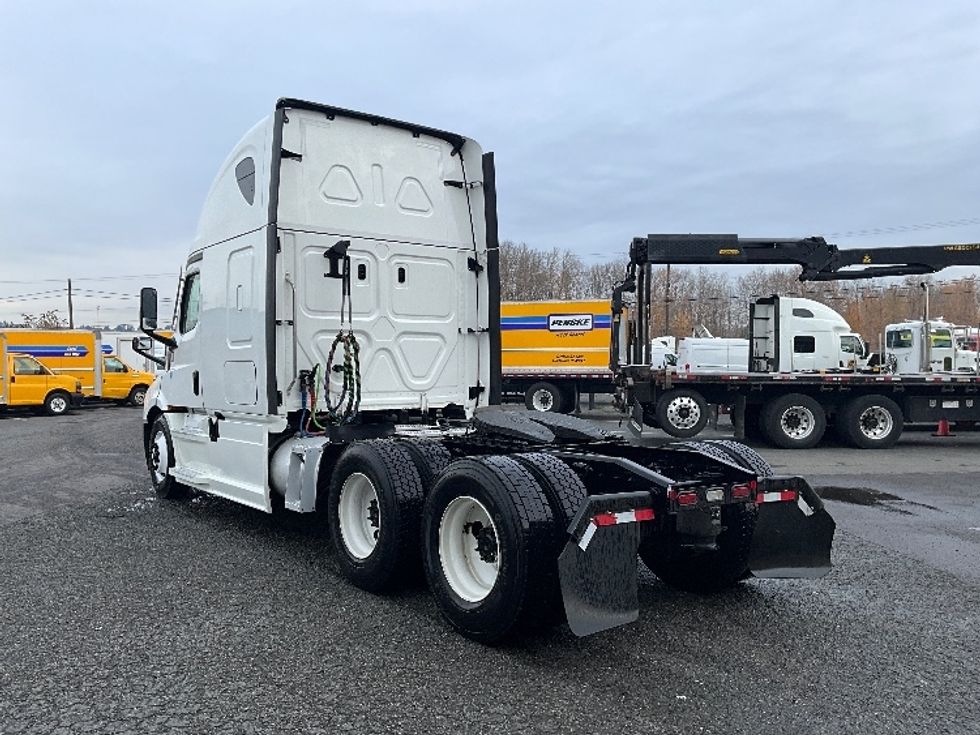 Sleeper Tractor-Heavy Duty Tractors-Freightliner-2023-T11664ST-Lacey-WA-580,446\n\t\tmiles-$ 68,250 - Image 5