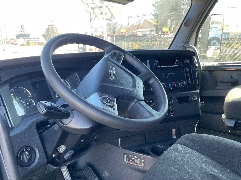 Sleeper Tractor-Heavy Duty Tractors-Freightliner-2023-T12664ST-Akron-OH-508,774\n\t\tmiles-$ 70,750 - Image 10