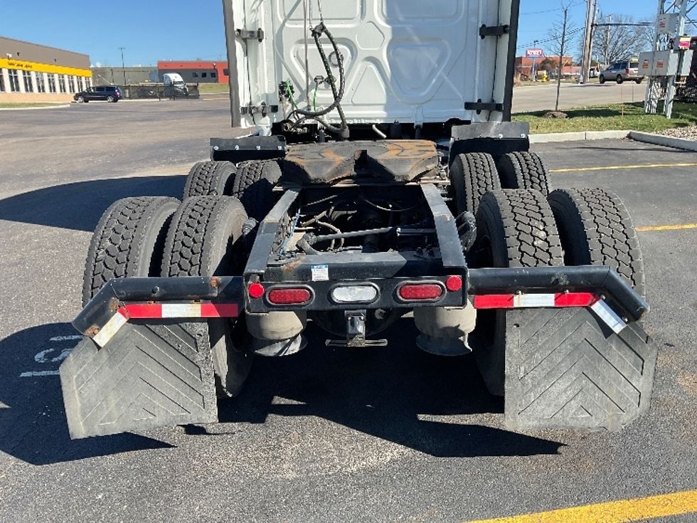Sleeper Tractor-Heavy Duty Tractors-Freightliner-2023-T12664ST-Akron-OH-508,774\n\t\tmiles-$ 70,750 - Image 6