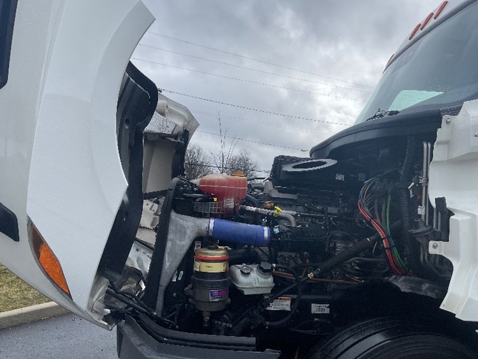 Sleeper Tractor-Heavy Duty Tractors-Freightliner-2023-T12664ST-Akron-OH-565,705\n\t\tmiles-$ 65,500 - Image 21