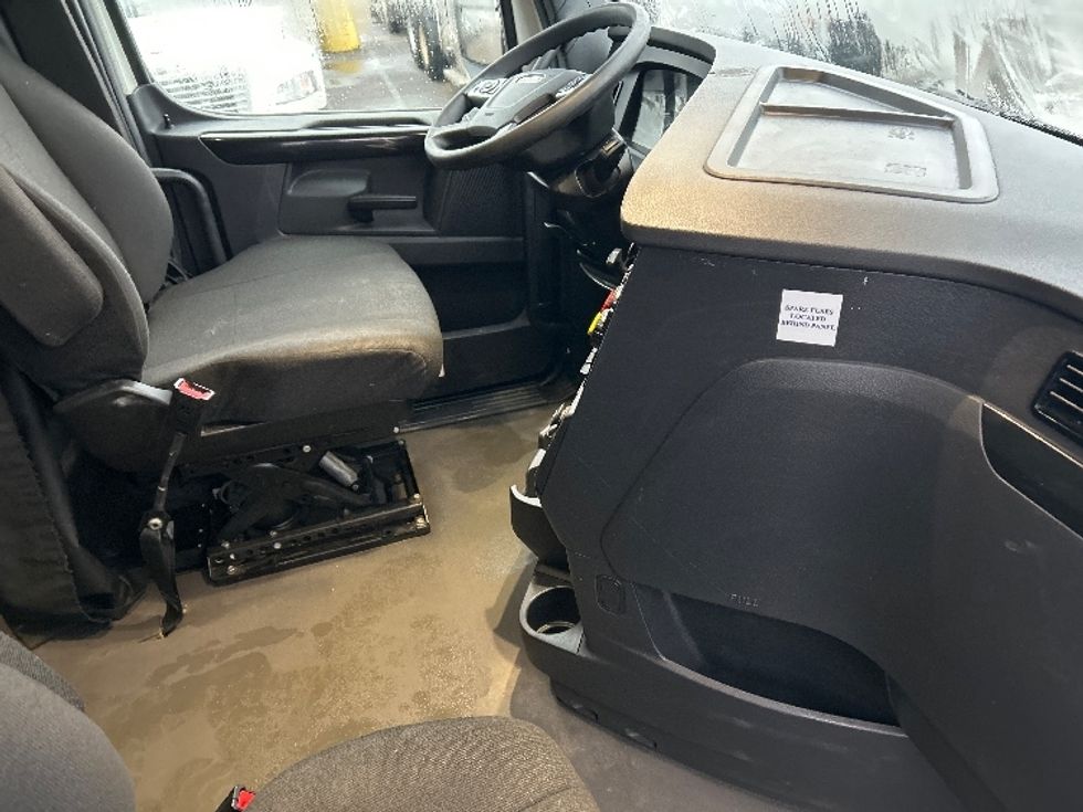 Sleeper Tractor-Heavy Duty Tractors-Freightliner-2023-T12664ST-Akron-OH-570,967\n\t\tmiles-$ 70,750 - Image 15