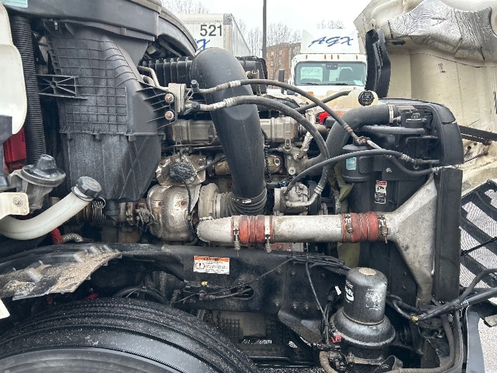 Sleeper Tractor-Heavy Duty Tractors-Freightliner-2023-T12664ST-Akron-OH-570,967\n\t\tmiles-$ 70,750 - Image 20