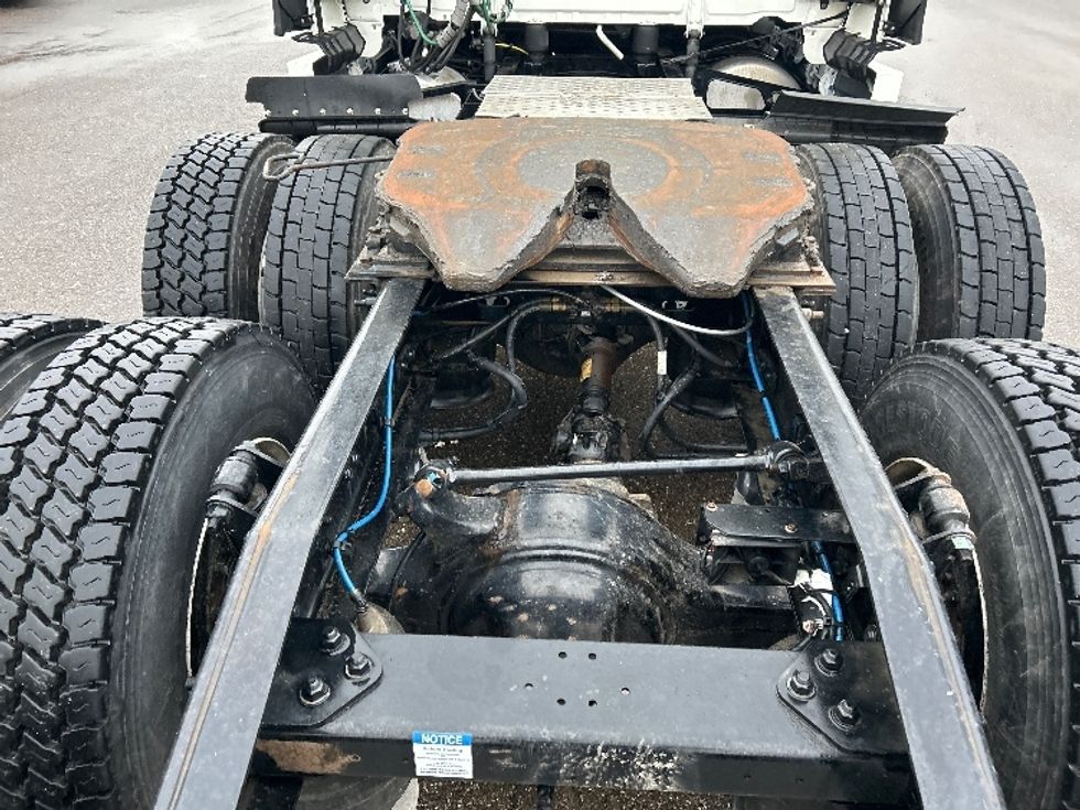 Sleeper Tractor-Heavy Duty Tractors-Freightliner-2023-T12664ST-Akron-OH-570,967\n\t\tmiles-$ 70,750 - Image 6