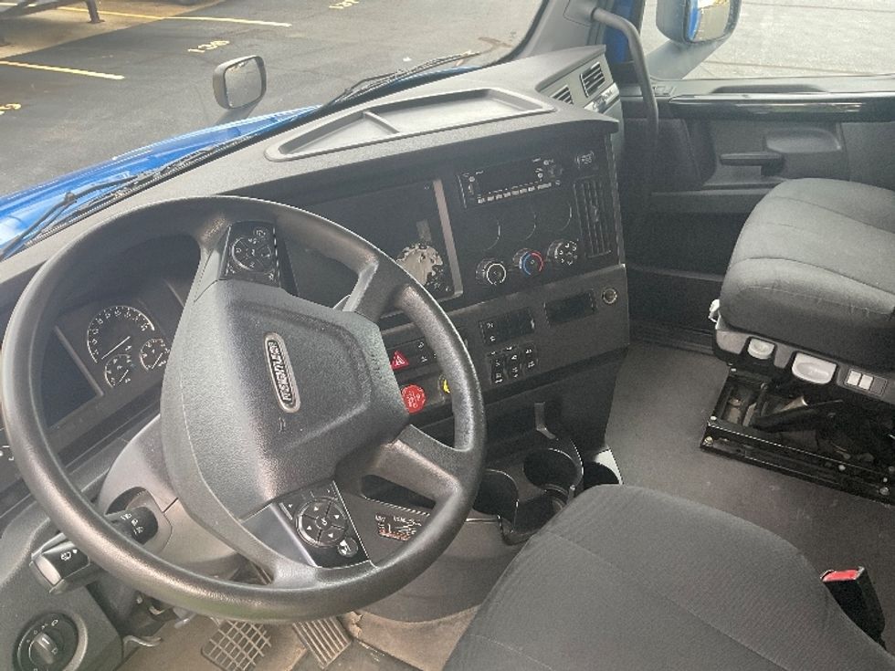 Sleeper Tractor-Heavy Duty Tractors-Freightliner-2023-T12664ST-Akron-OH-598,499\n\t\tmiles-$ 78,000 - Image 10