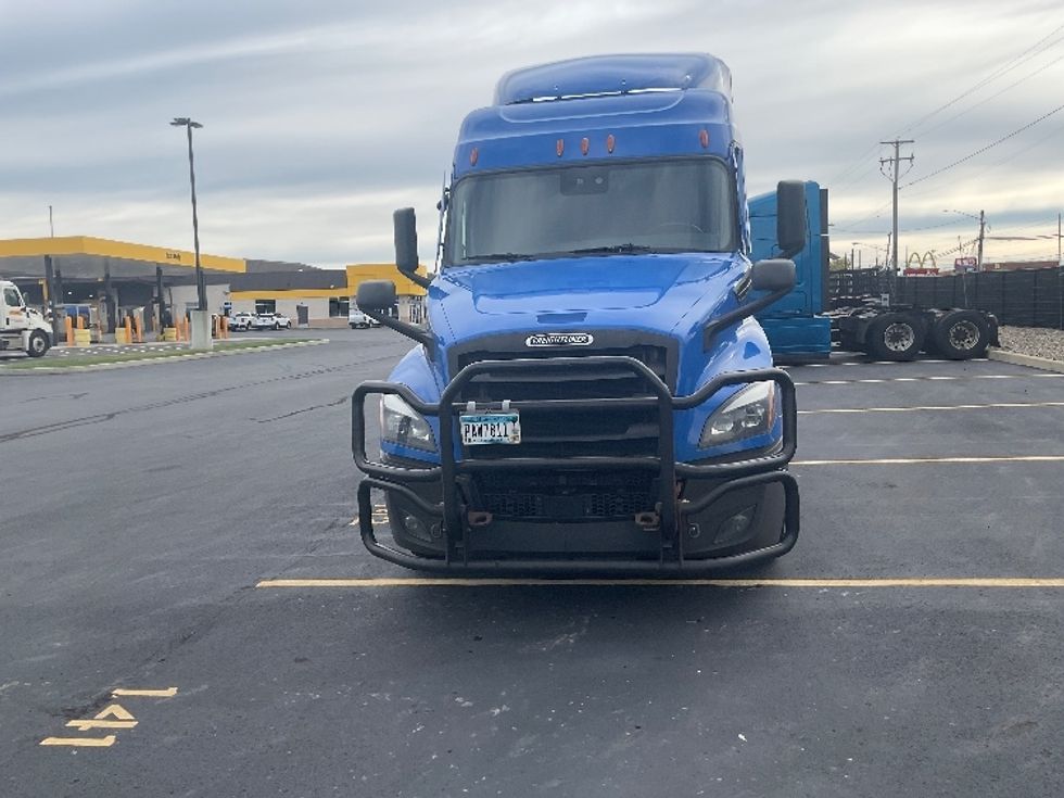 Sleeper Tractor-Heavy Duty Tractors-Freightliner-2023-T12664ST-Akron-OH-598,499\n\t\tmiles-$ 78,000 - Image 2