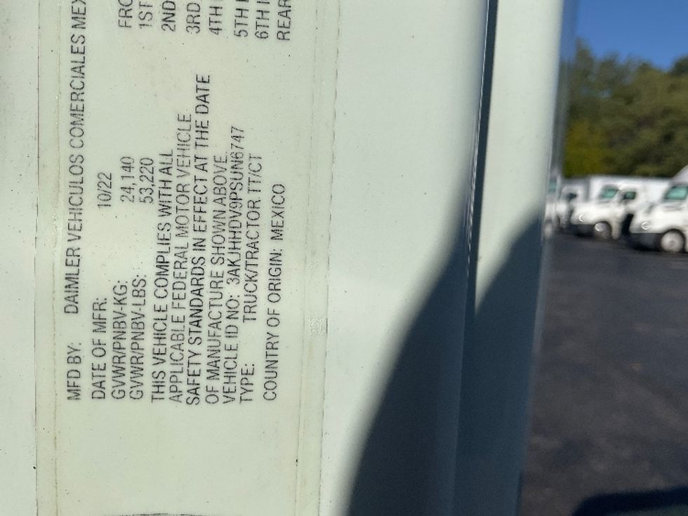Sleeper Tractor-Heavy Duty Tractors-Freightliner-2023-T12664ST-Akron-OH-815,216\n\t\tmiles-$ 54,500 - Image 22