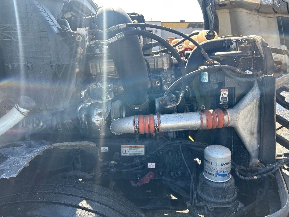 Sleeper Tractor-Heavy Duty Tractors-Freightliner-2023-T12664ST-Allentown-PA-816,868\n\t\tmiles-$ 41,000 - Image 20