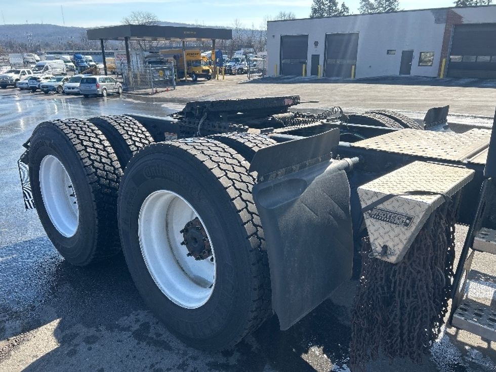 Sleeper Tractor-Heavy Duty Tractors-Freightliner-2023-T12664ST-Allentown-PA-816,868\n\t\tmiles-$ 41,000 - Image 23
