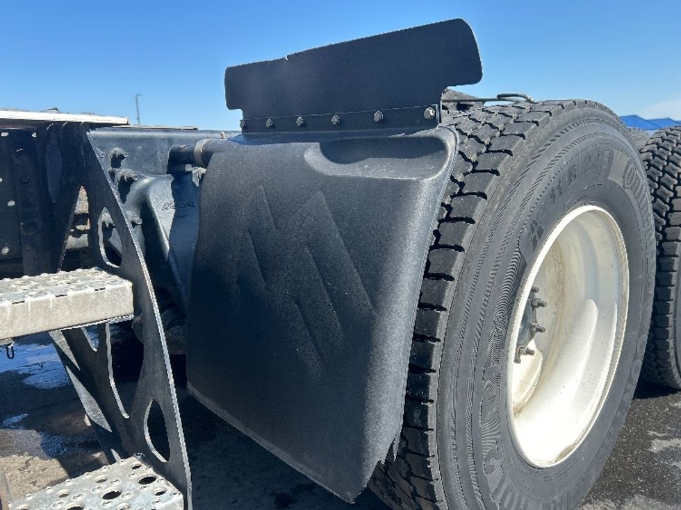 Sleeper Tractor-Heavy Duty Tractors-Freightliner-2023-T12664ST-Allentown-PA-816,868\n\t\tmiles-$ 41,000 - Image 26