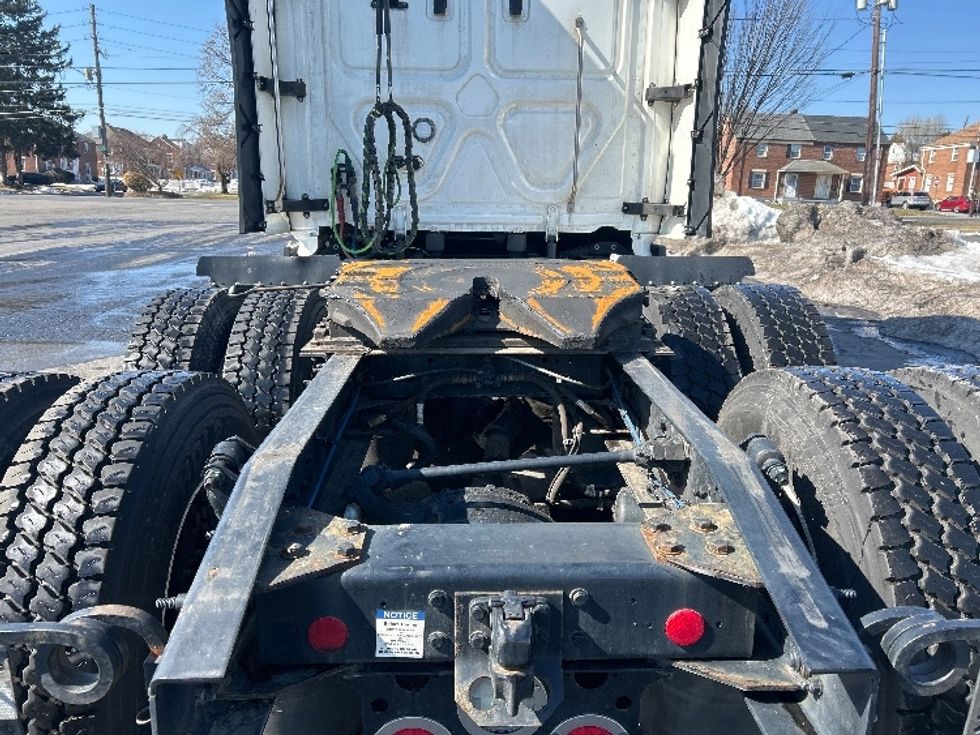 Sleeper Tractor-Heavy Duty Tractors-Freightliner-2023-T12664ST-Allentown-PA-816,868\n\t\tmiles-$ 41,000 - Image 6