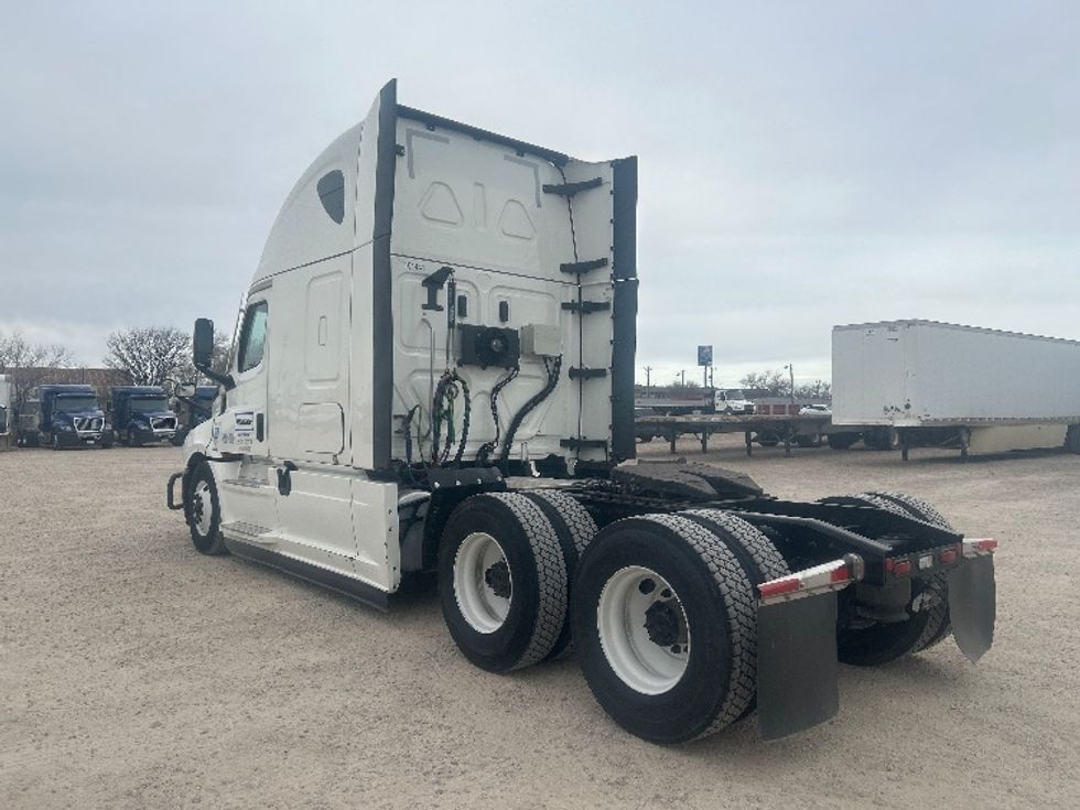 Sleeper Tractor-Heavy Duty Tractors-Freightliner-2023-T12664ST-Amarillo-TX-367,292\n\t\tmiles-$ 92,500 - Image 5