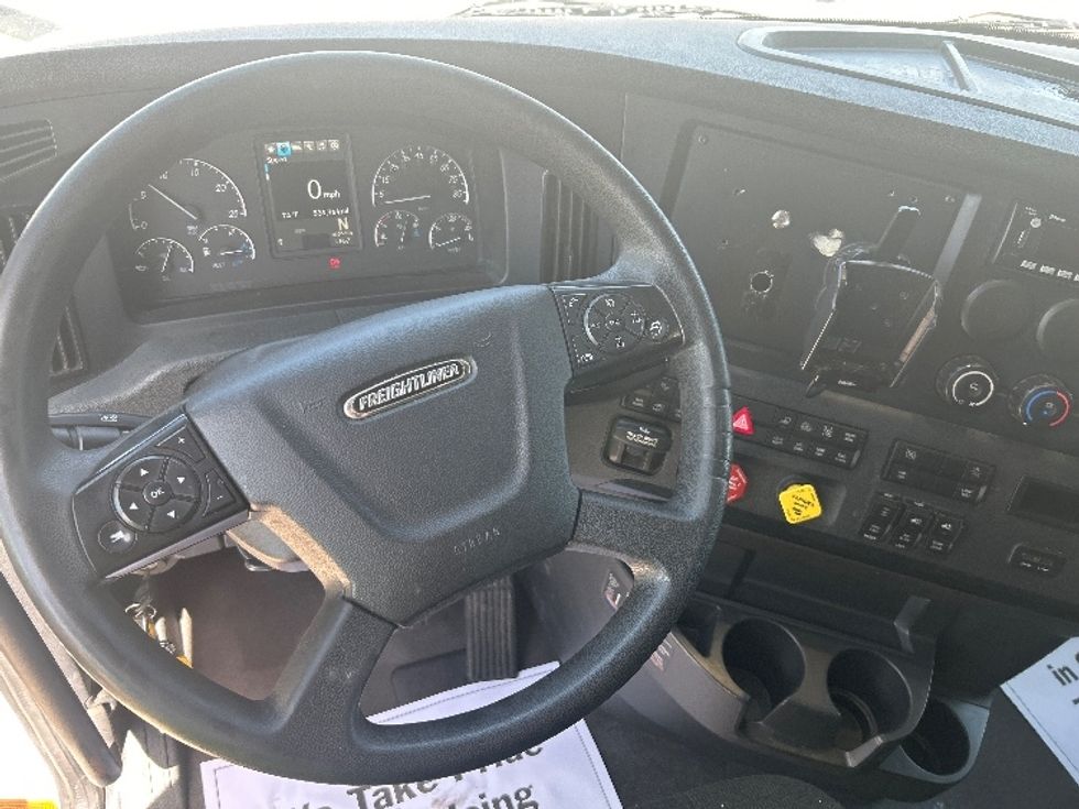 Sleeper Tractor-Heavy Duty Tractors-Freightliner-2023-T12664ST-Amarillo-TX-539,964\n\t\tmiles-$ 71,250 - Image 10