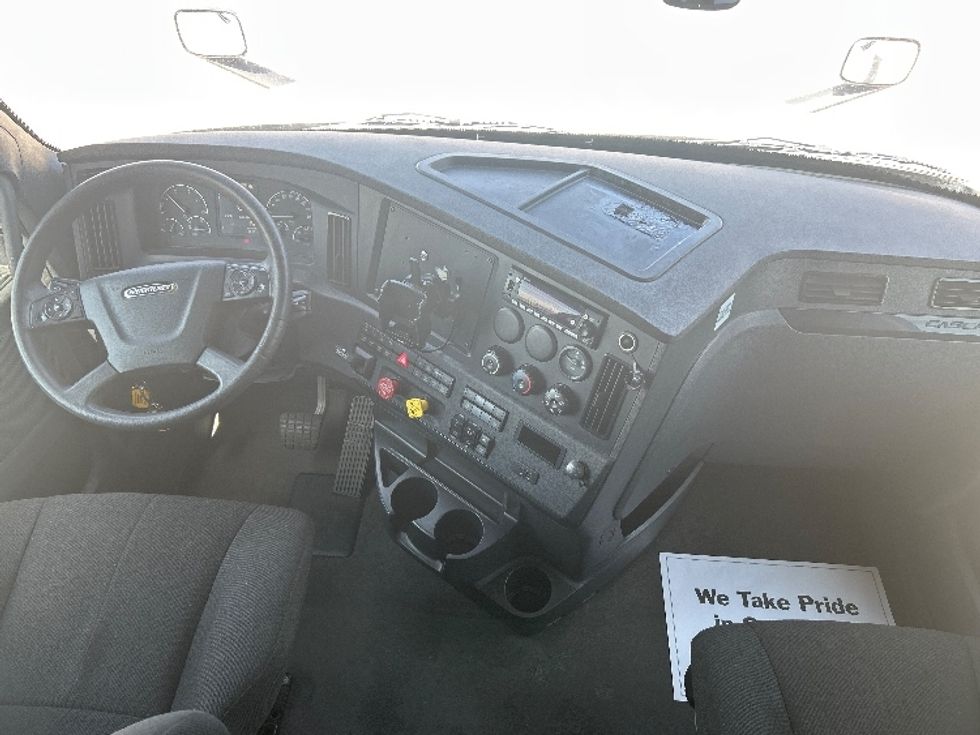 Sleeper Tractor-Heavy Duty Tractors-Freightliner-2023-T12664ST-Amarillo-TX-539,964\n\t\tmiles-$ 71,250 - Image 11