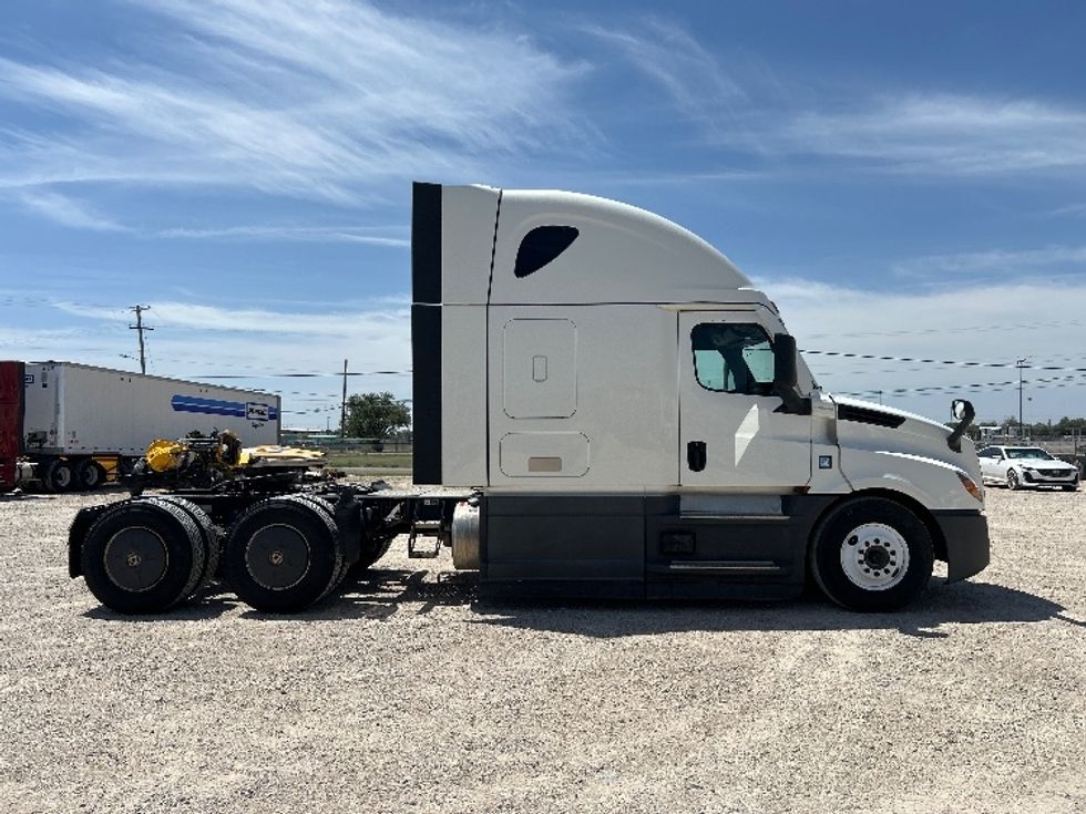 Sleeper Tractor-Heavy Duty Tractors-Freightliner-2023-T12664ST-Amarillo-TX-539,964\n\t\tmiles-$ 71,250 - Image 20