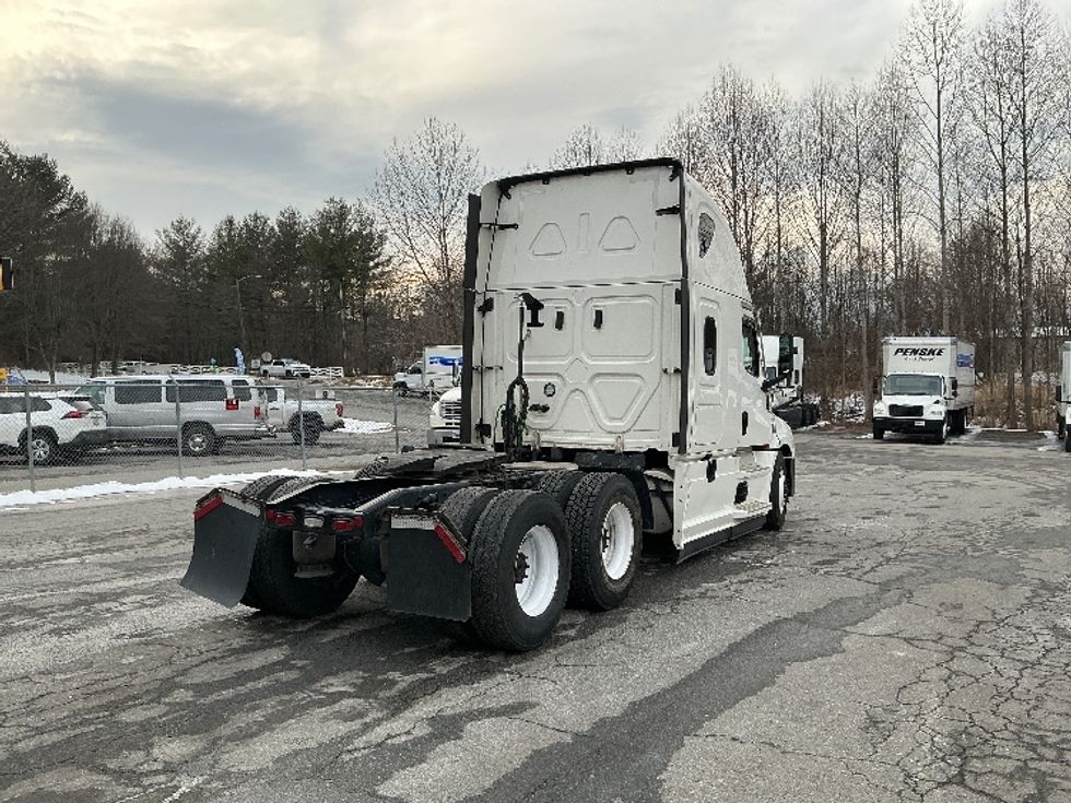 Sleeper Tractor-Heavy Duty Tractors-Freightliner-2023-T12664ST-Asheville-NC-700,393\n\t\tmiles-$ 53,500 - Image 7
