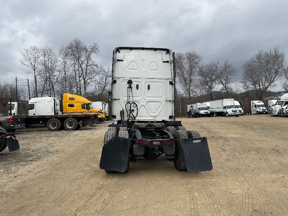 Sleeper Tractor-Heavy Duty Tractors-Freightliner-2023-T12664ST-Asheville-NC-701,246\n\t\tmiles-$ 53,500 - Image 6