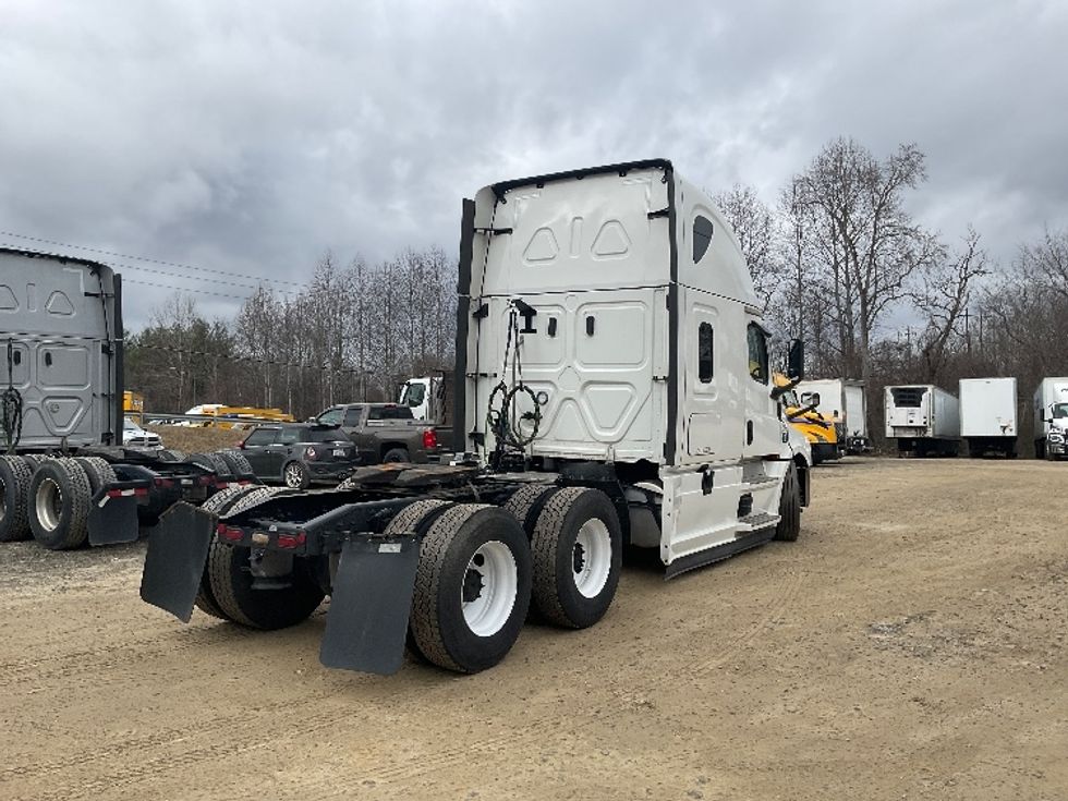 Sleeper Tractor-Heavy Duty Tractors-Freightliner-2023-T12664ST-Asheville-NC-701,246\n\t\tmiles-$ 53,500 - Image 7