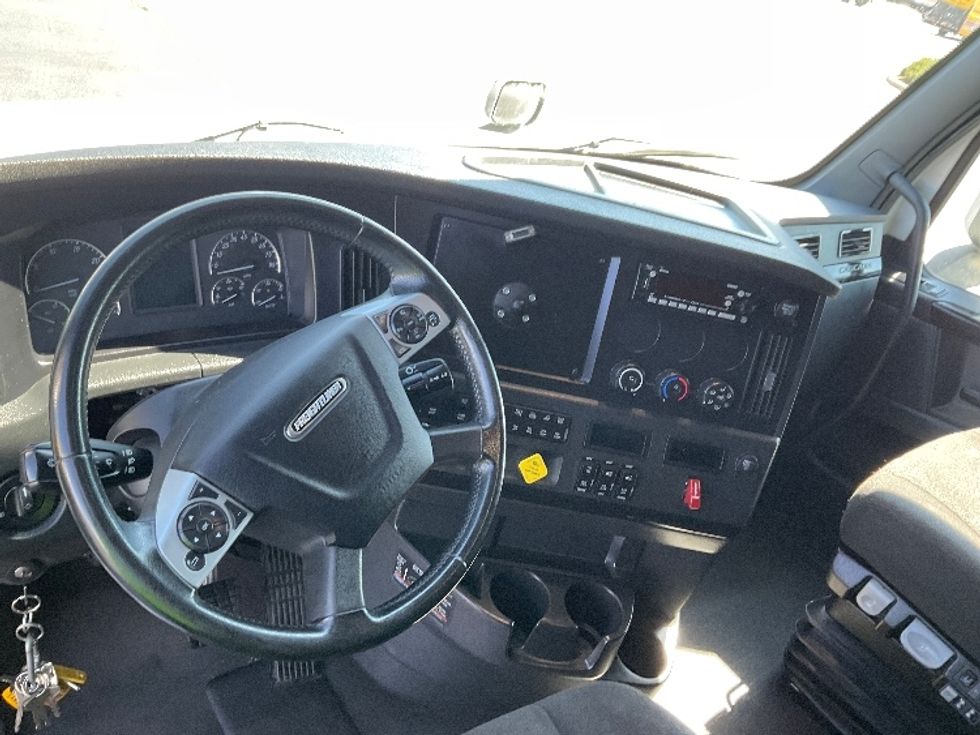 Sleeper Tractor-Heavy Duty Tractors-Freightliner-2023-T12664ST-Aurora-CO-803,222\n\t\tmiles-$ 55,000 - Image 11