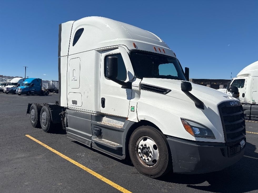 Sleeper Tractor-Heavy Duty Tractors-Freightliner-2023-T12664ST-Aurora-CO-836,529\n\t\tmiles-$ 52,000 - Image 1