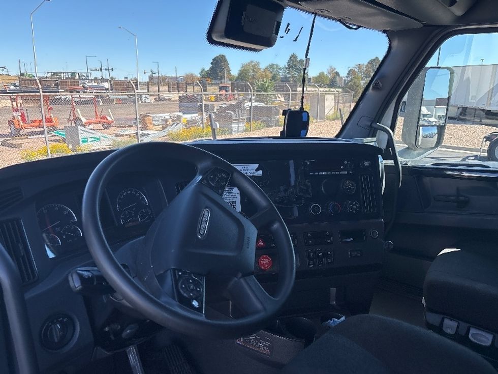 Sleeper Tractor-Heavy Duty Tractors-Freightliner-2023-T12664ST-Aurora-CO-836,529\n\t\tmiles-$ 52,000 - Image 10