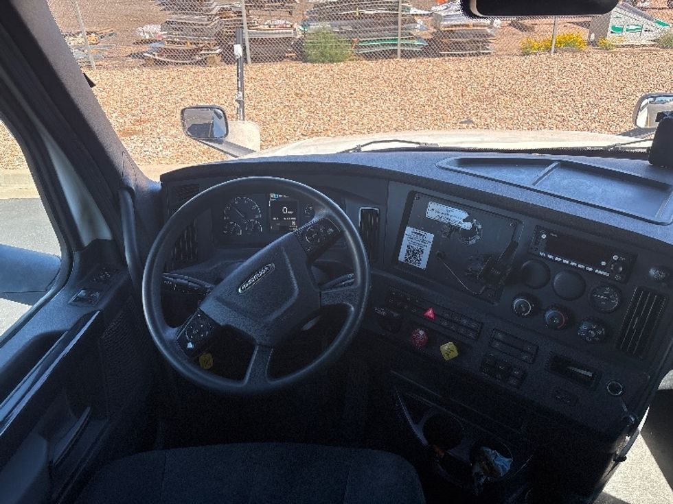 Sleeper Tractor-Heavy Duty Tractors-Freightliner-2023-T12664ST-Aurora-CO-836,529\n\t\tmiles-$ 52,000 - Image 11