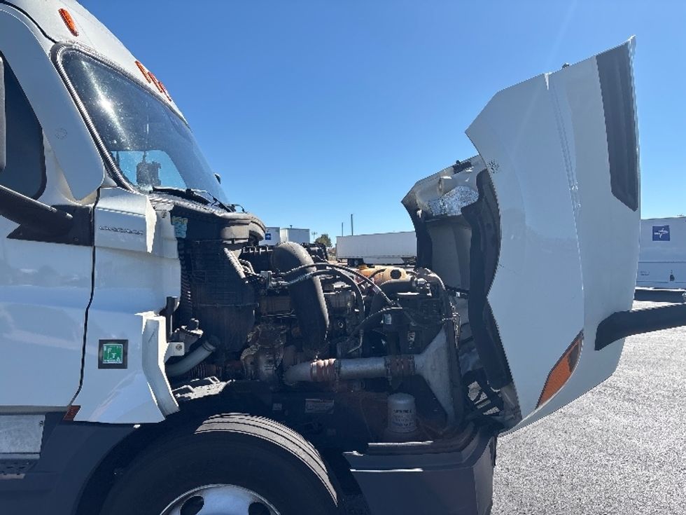 Sleeper Tractor-Heavy Duty Tractors-Freightliner-2023-T12664ST-Aurora-CO-836,529\n\t\tmiles-$ 52,000 - Image 20