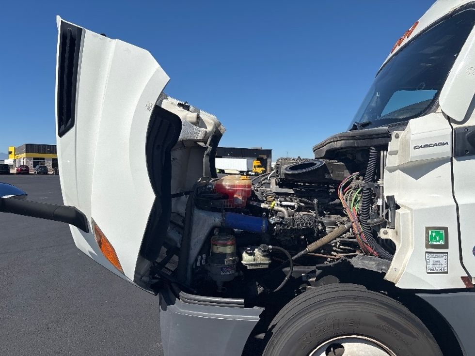 Sleeper Tractor-Heavy Duty Tractors-Freightliner-2023-T12664ST-Aurora-CO-836,529\n\t\tmiles-$ 52,000 - Image 21