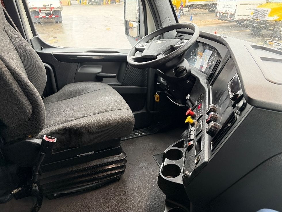 Sleeper Tractor-Heavy Duty Tractors-Freightliner-2023-T12664ST-Austin-TX-292,096\n\t\tmiles-$ 97,500 - Image 15