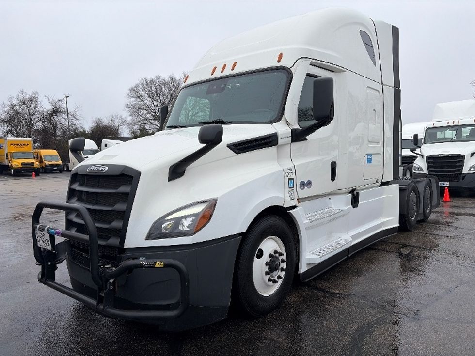 Sleeper Tractor-Heavy Duty Tractors-Freightliner-2023-T12664ST-Austin-TX-292,096\n\t\tmiles-$ 97,500 - Image 3