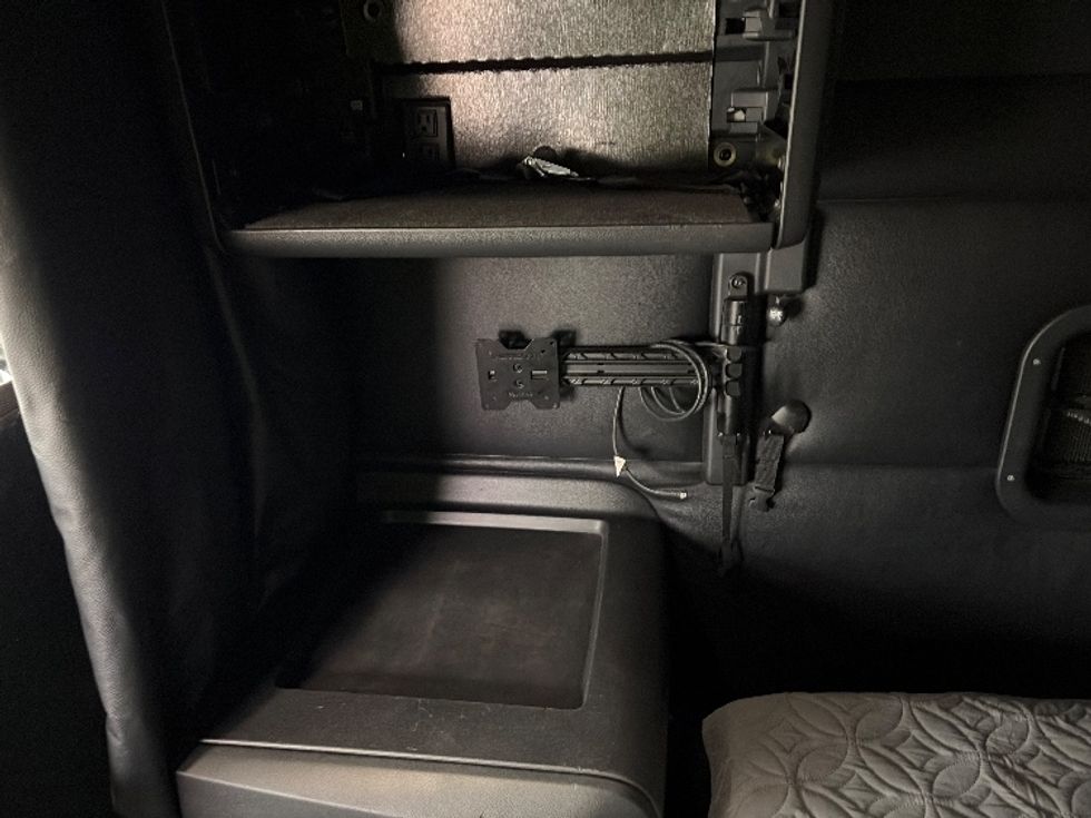 Sleeper Tractor-Heavy Duty Tractors-Freightliner-2023-T12664ST-Austin-TX-310,794\n\t\tmiles-$ 95,750 - Image 19