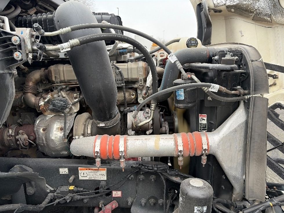 Sleeper Tractor-Heavy Duty Tractors-Freightliner-2023-T12664ST-Austin-TX-310,794\n\t\tmiles-$ 95,750 - Image 20