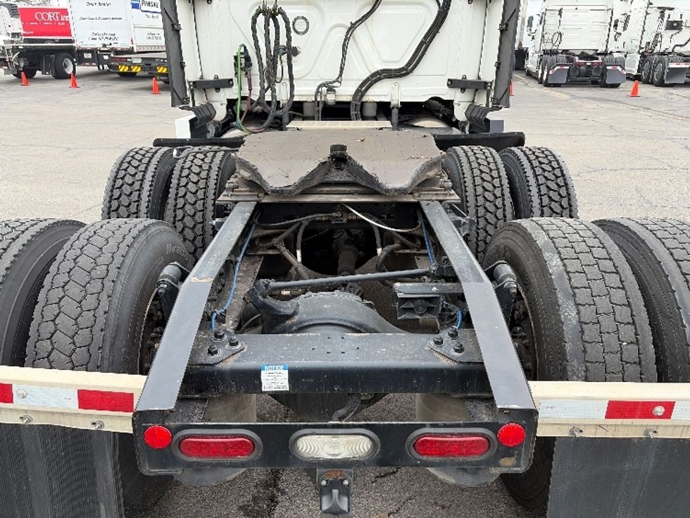 Sleeper Tractor-Heavy Duty Tractors-Freightliner-2023-T12664ST-Austin-TX-310,794\n\t\tmiles-$ 95,750 - Image 6