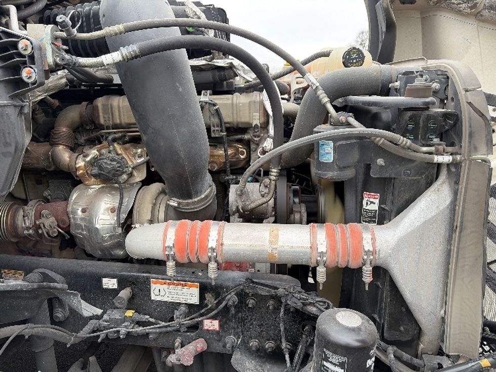 Sleeper Tractor-Heavy Duty Tractors-Freightliner-2023-T12664ST-Austin-TX-320,140\n\t\tmiles-$ 95,000 - Image 20