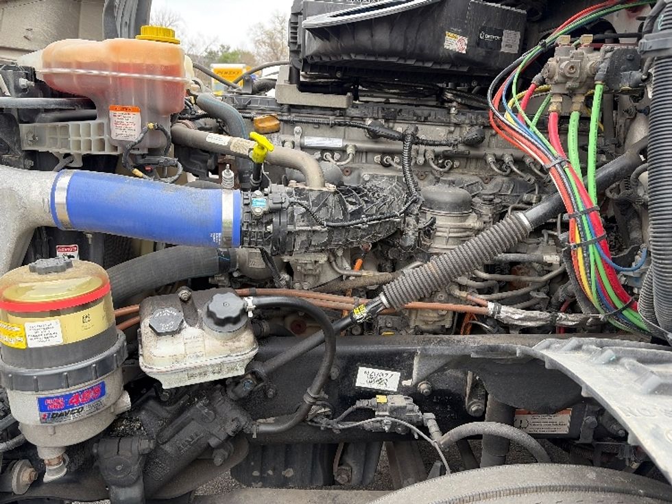 Sleeper Tractor-Heavy Duty Tractors-Freightliner-2023-T12664ST-Austin-TX-320,140\n\t\tmiles-$ 95,000 - Image 21