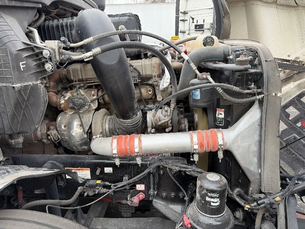 Sleeper Tractor-Heavy Duty Tractors-Freightliner-2023-T12664ST-Austin-TX-389,444\n\t\tmiles-$ 88,000 - Image 20