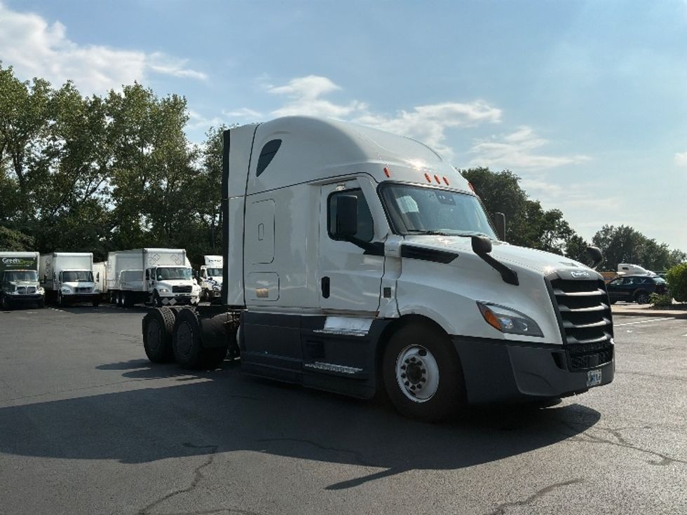 Sleeper Tractor-Heavy Duty Tractors-Freightliner-2023-T12664ST-Bensalem-PA-707,265\n\t\tmiles-$ 59,750 - Image 1