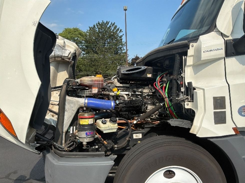 Sleeper Tractor-Heavy Duty Tractors-Freightliner-2023-T12664ST-Bensalem-PA-707,265\n\t\tmiles-$ 59,750 - Image 21