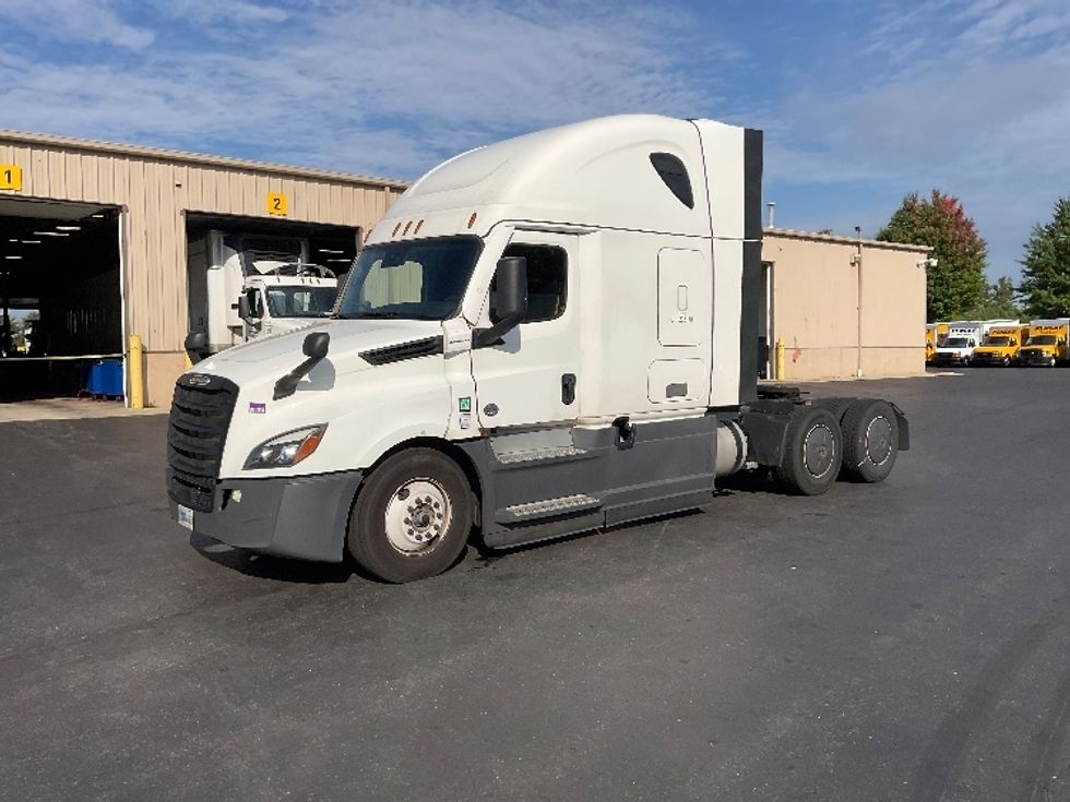 Sleeper Tractor-Heavy Duty Tractors-Freightliner-2023-T12664ST-Bethlehem-PA-676,714\n\t\tmiles-$ 62,500 - Image 3