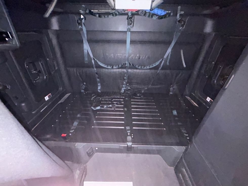 Sleeper Tractor-Heavy Duty Tractors-Freightliner-2023-T12664ST-Brooklyn Park-MN-621,859\n\t\tmiles-$ 58,750 - Image 16