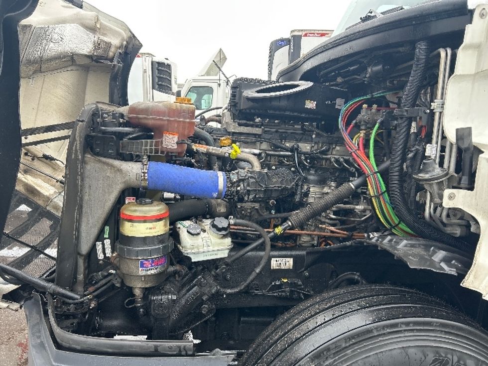 Sleeper Tractor-Heavy Duty Tractors-Freightliner-2023-T12664ST-Brooklyn Park-MN-621,859\n\t\tmiles-$ 58,750 - Image 21