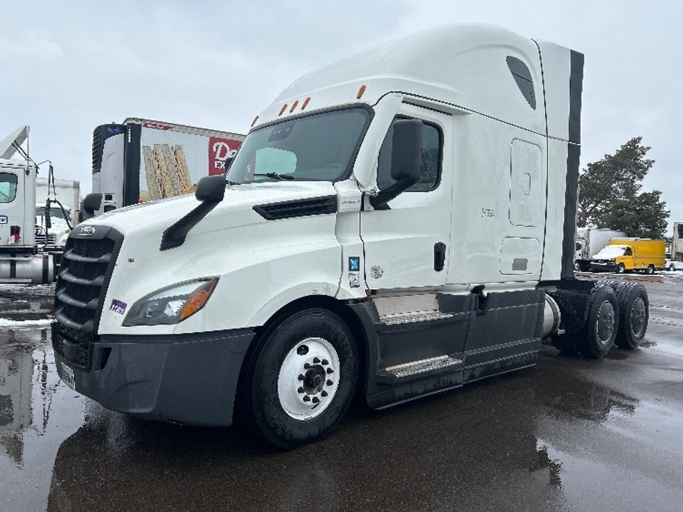 Sleeper Tractor-Heavy Duty Tractors-Freightliner-2023-T12664ST-Brooklyn Park-MN-621,859\n\t\tmiles-$ 58,750 - Image 3